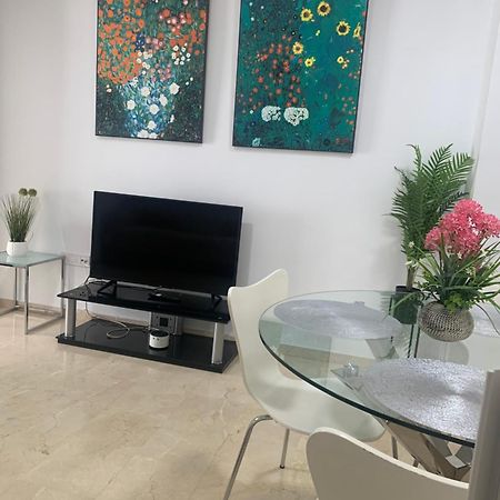 Beach And City Apartment A 50M De La Playa Fuengirola Exterior photo